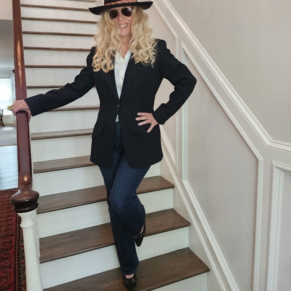Liz Claiborne Classics Vintage Ex Cond & Pro Cleaned Long Crepe Blazer, 8, $39 - Picture 1 of 14